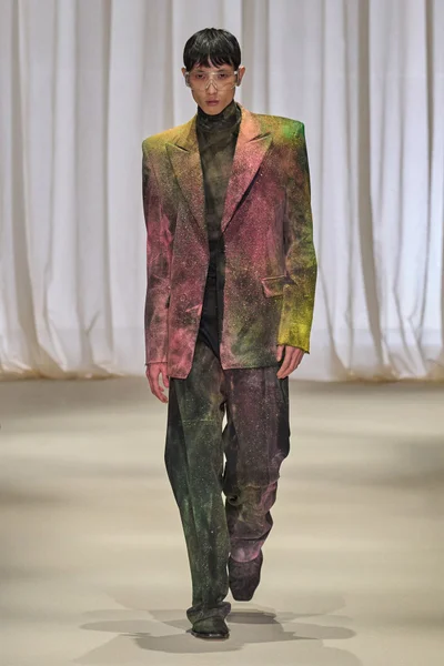 Look 43